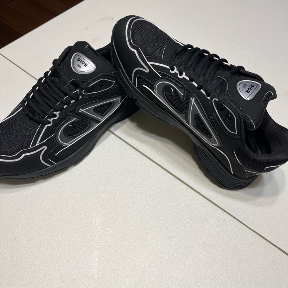 Dior Men's Black and Gray Sneakers - Picture 3 of 6